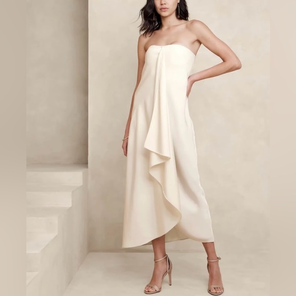 Banana Republic Dresses & Skirts - Banana Republic White Strapless Dress
